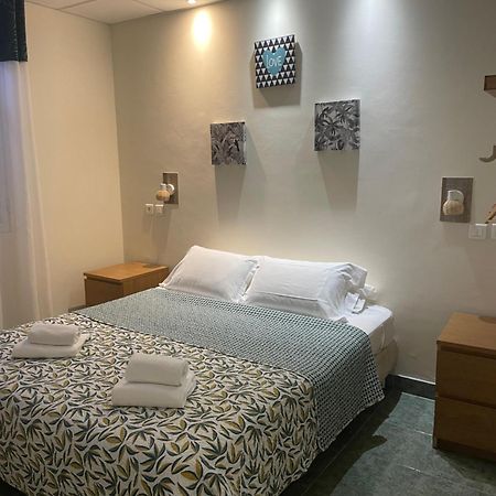 Hôtel Le Derby Cagnes-sur-Mer Exterior foto