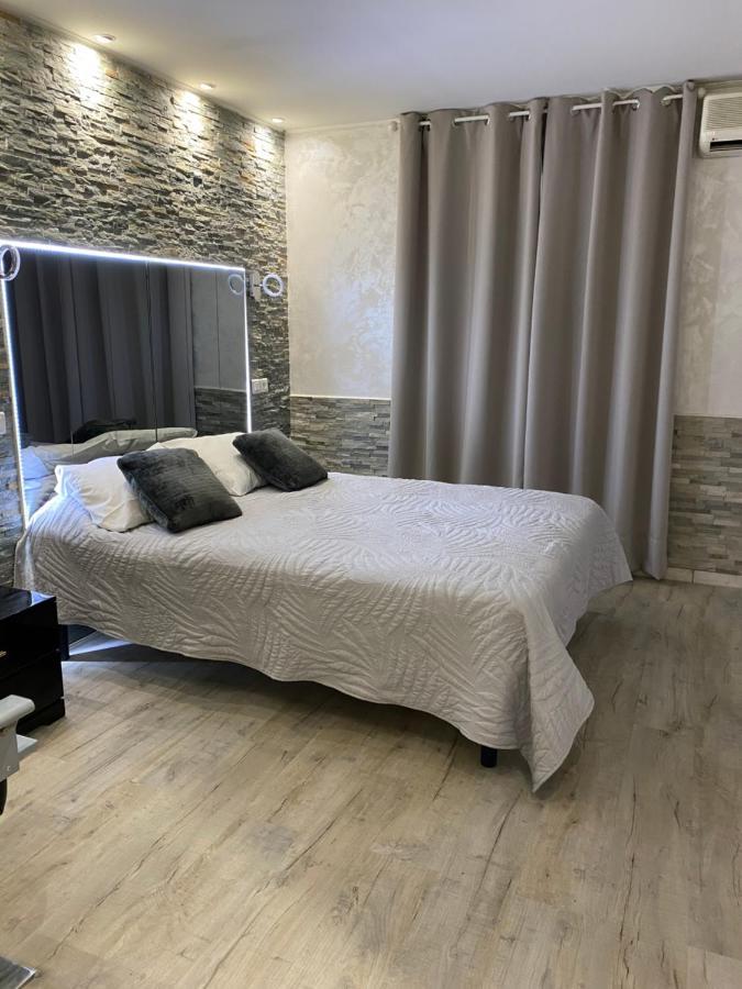 Hôtel Le Derby Cagnes-sur-Mer Exterior foto