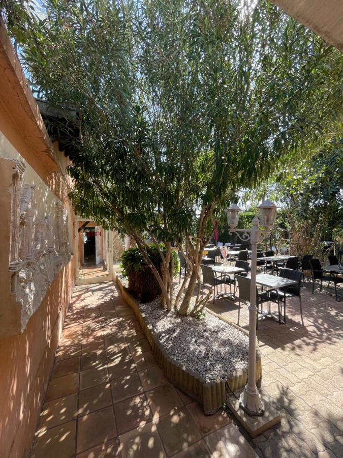 Hôtel Le Derby Cagnes-sur-Mer Exterior foto