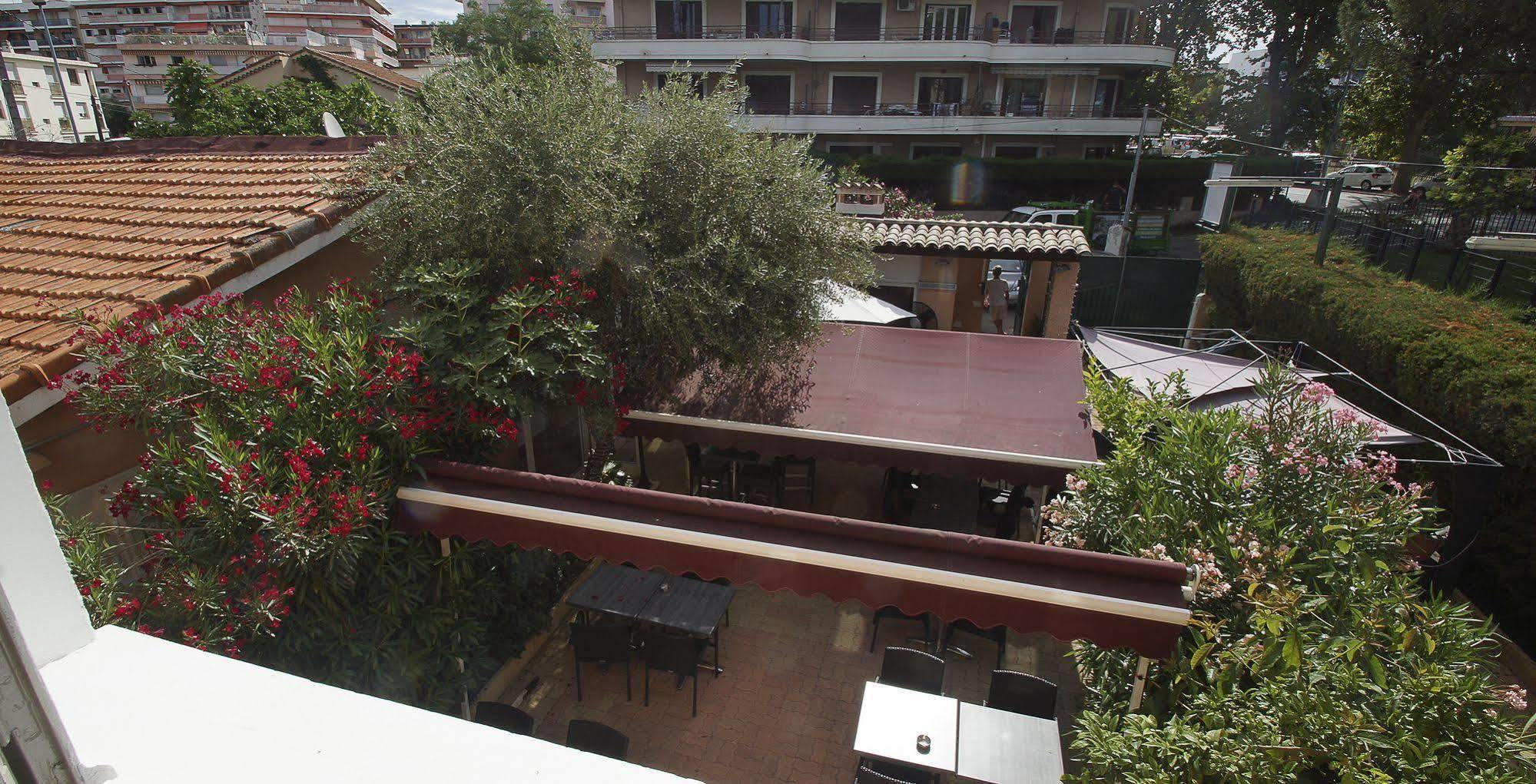 Hôtel Le Derby Cagnes-sur-Mer Exterior foto